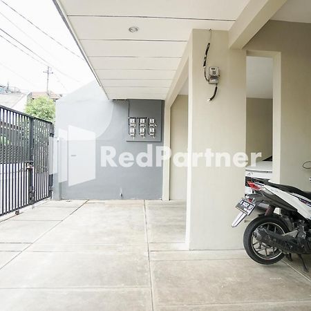 Tomang Gelong Guest House Syariah Mitra Reddoorz Jakarta Exterior photo