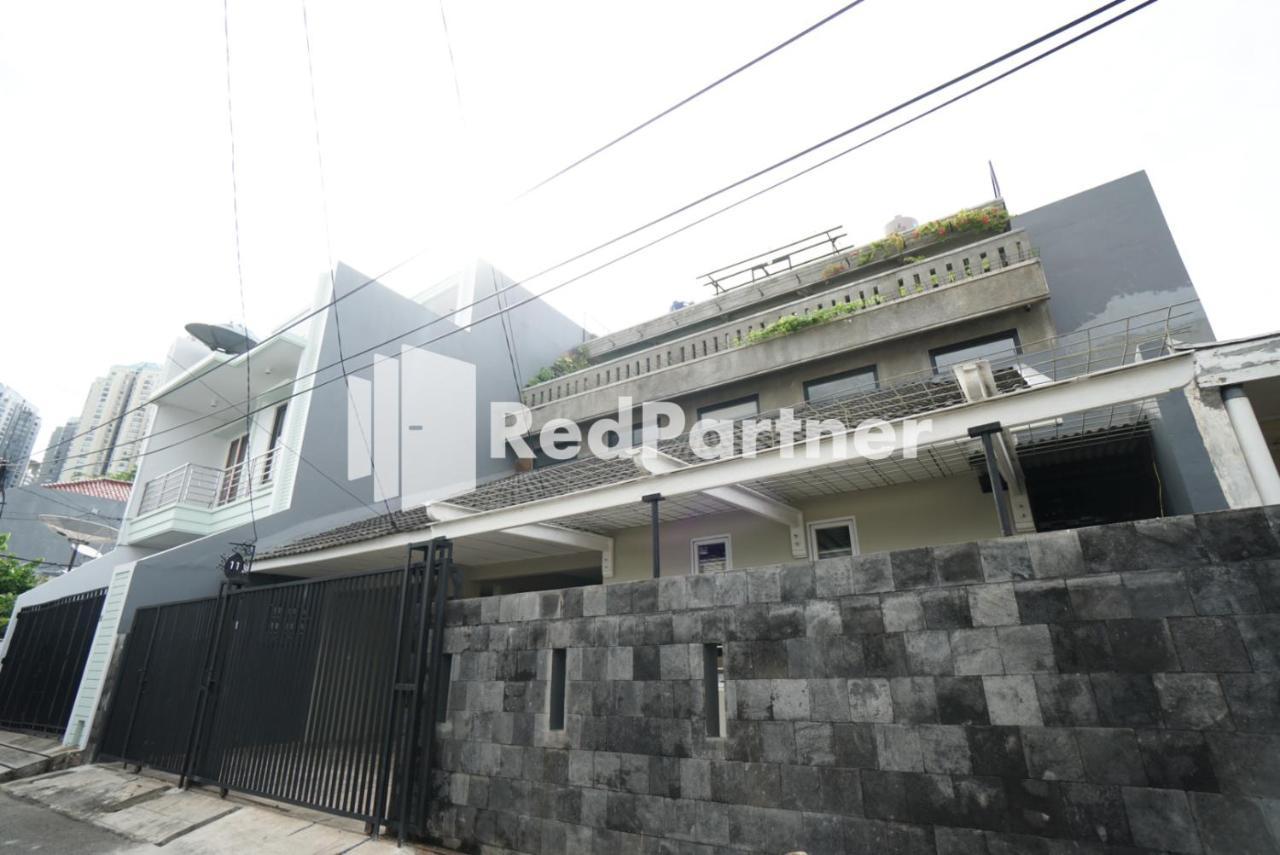 Tomang Gelong Guest House Syariah Mitra Reddoorz Jakarta Exterior photo