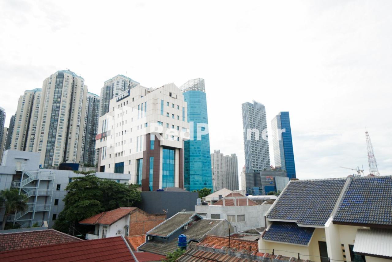Tomang Gelong Guest House Syariah Mitra Reddoorz Jakarta Exterior photo
