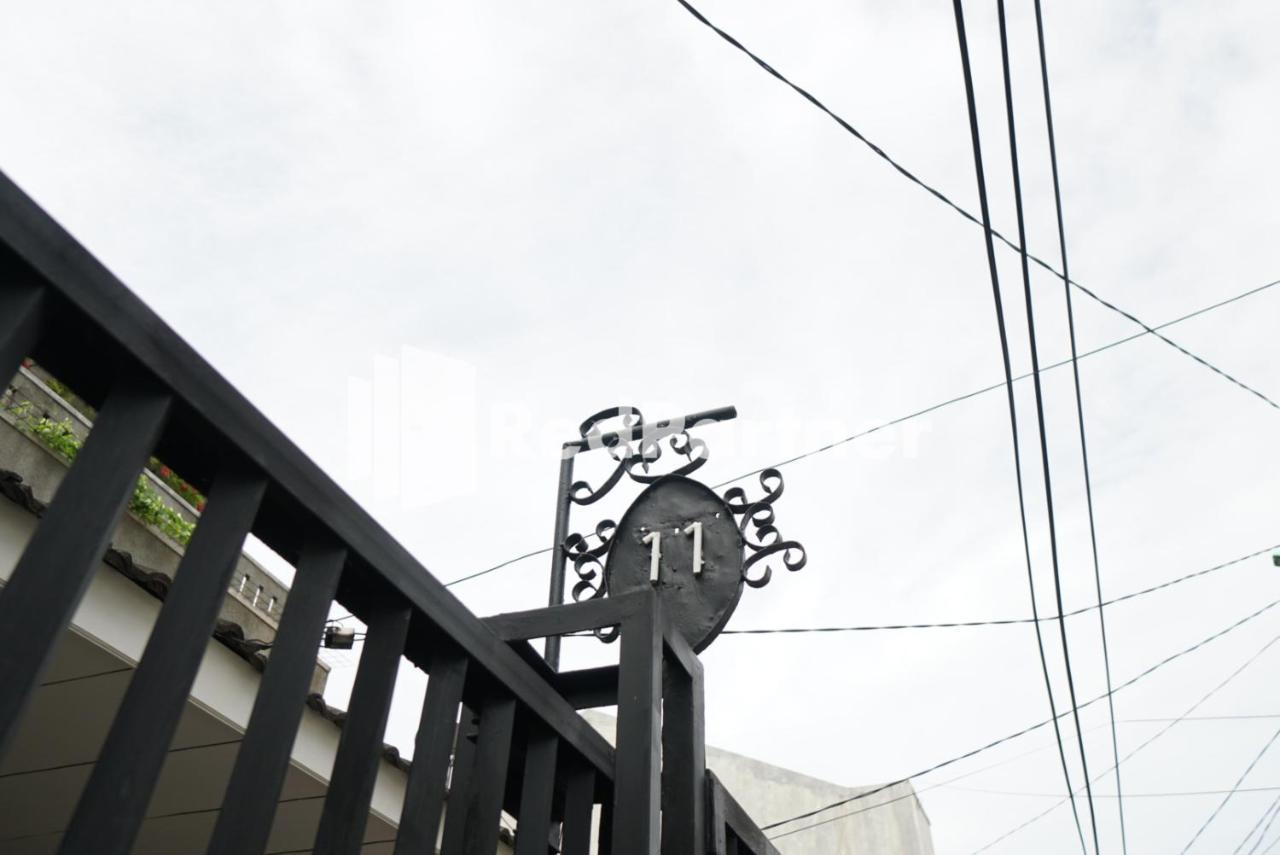 Tomang Gelong Guest House Syariah Mitra Reddoorz Jakarta Exterior photo